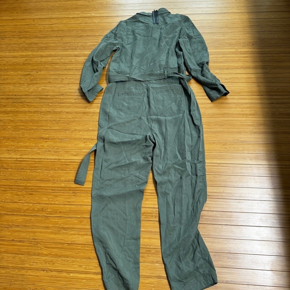 Banana Republic green army jumpsuit size 6 NWT long sleeve - Picture 8 of 10